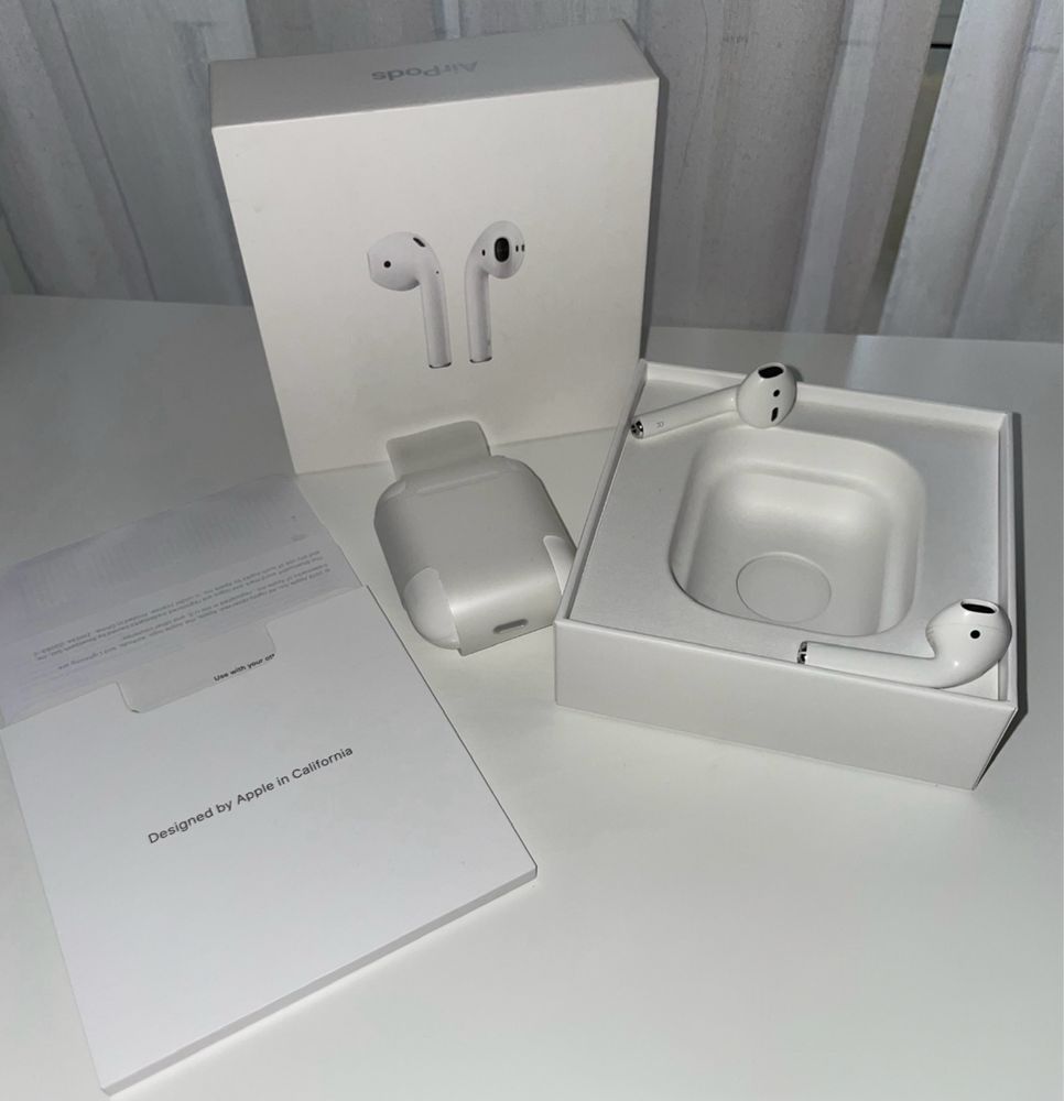 Оригинални Air Pods (2 поколение) слушалки
