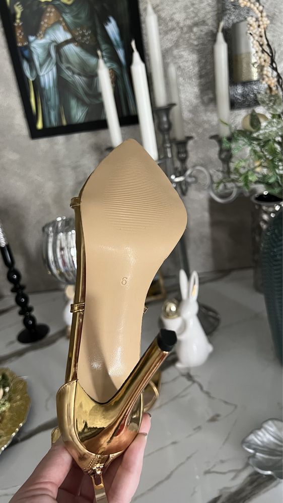 Sandale Public Desire gold noi superbe