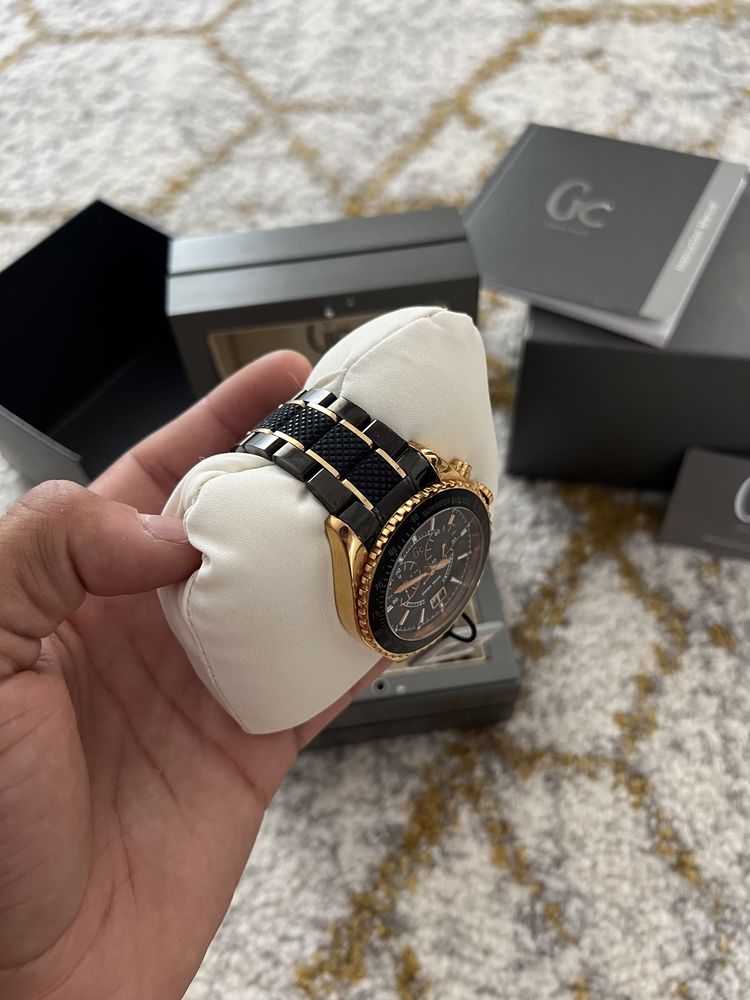 Vând/schimb Ceas Guess collection ceramic iPhone tissot  doxa Atlantic