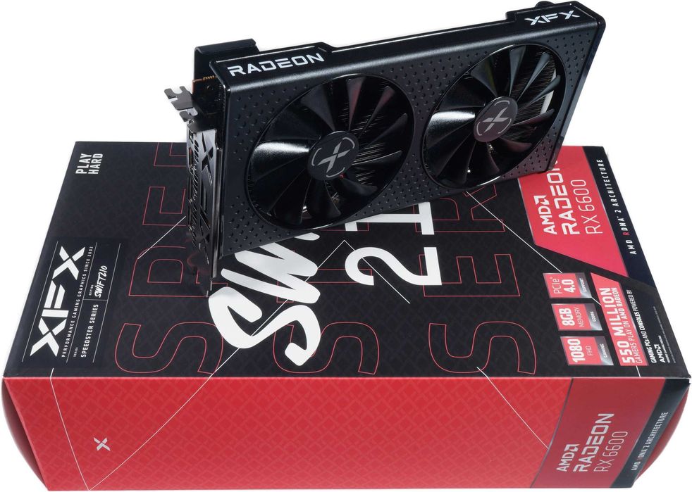Cutie si 1 ventilator placa video XFX SWFT 210 AMD Radeon RX 6600