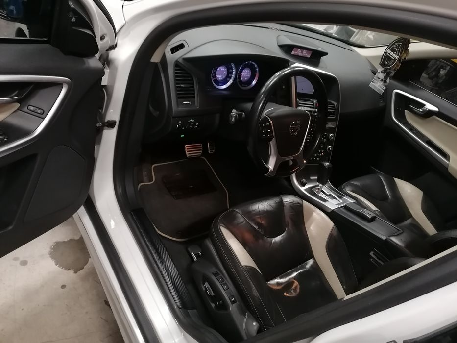 Volvo xc60 awd 215cp