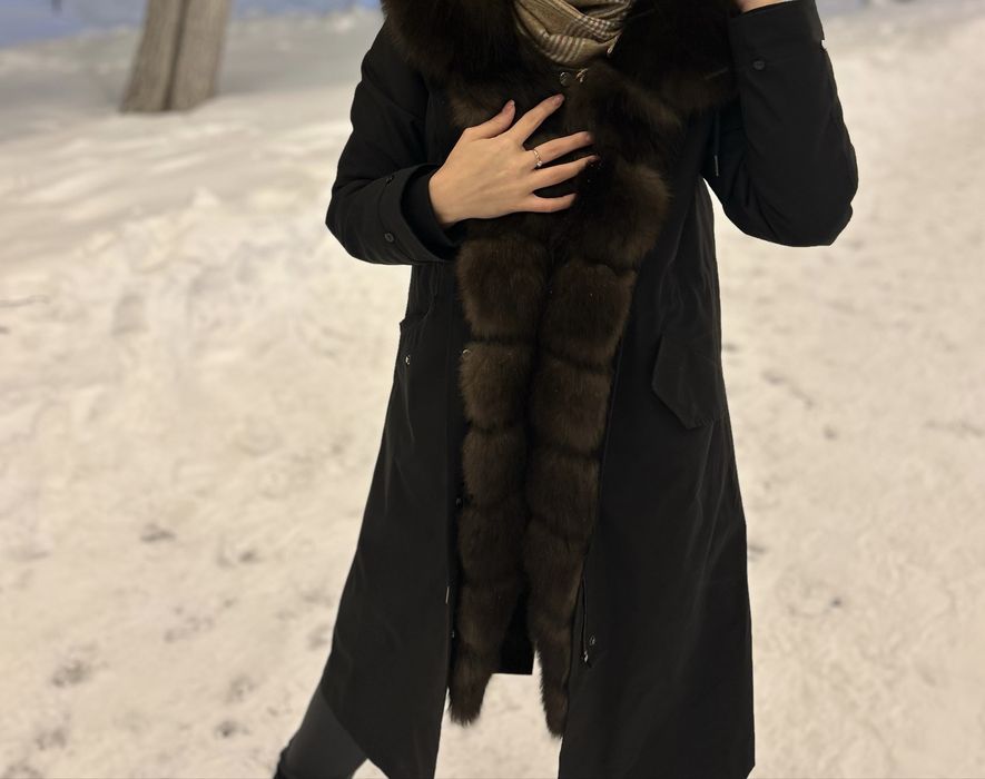 Продам парку с натуральным мехом