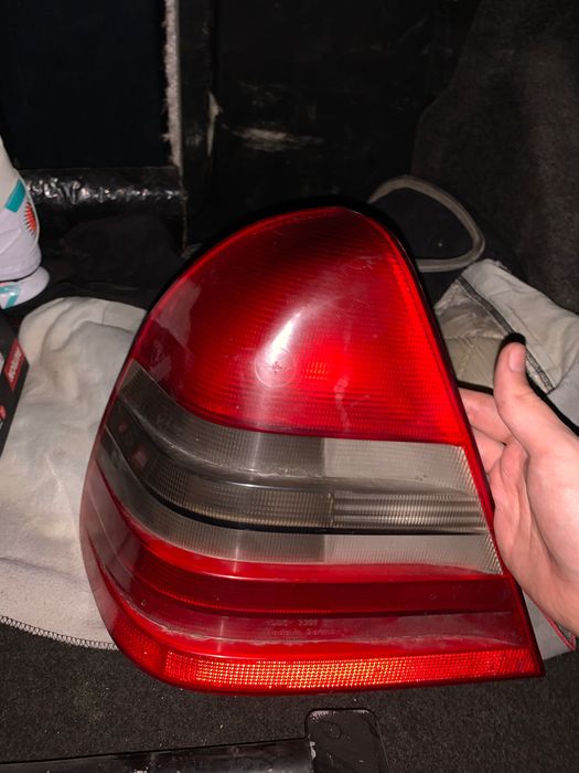 Задние фары на w202