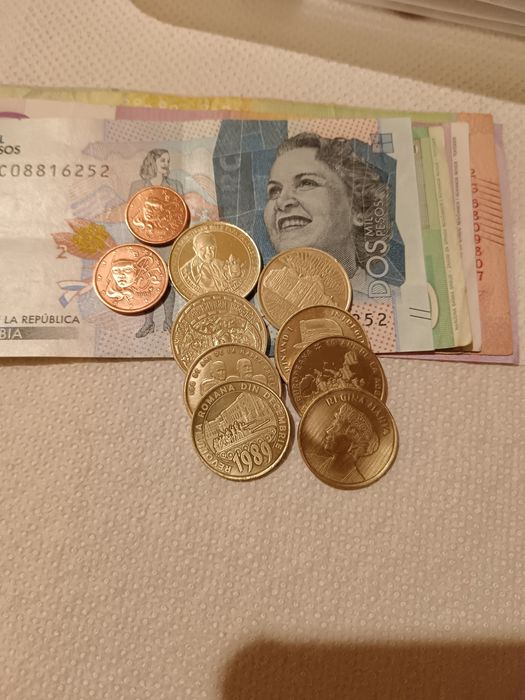 Bancnote și  monede de colectie