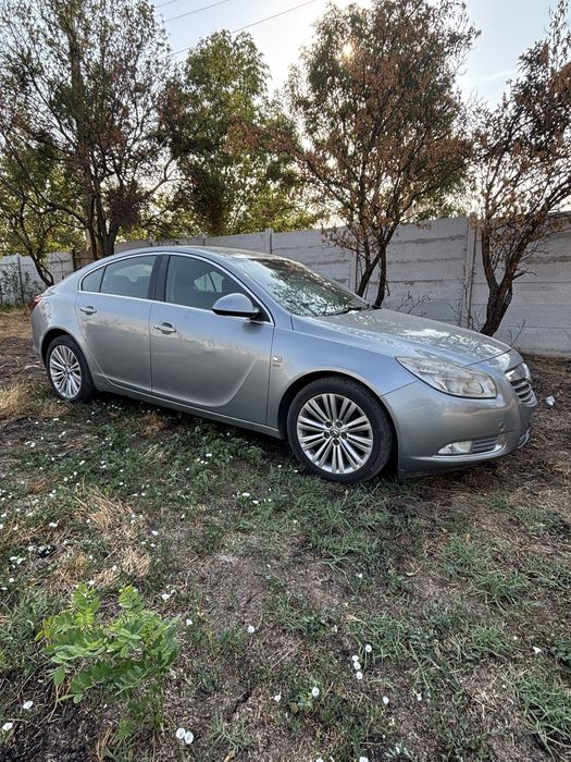 Dezmembrez opel insignia 2.0 cdti 118kw 160 cp eco 2012