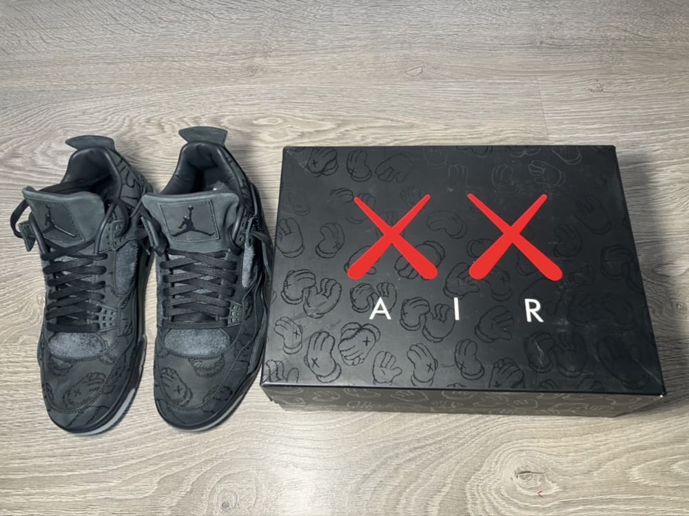 Nike Air Jordan 4 Retro KAWS