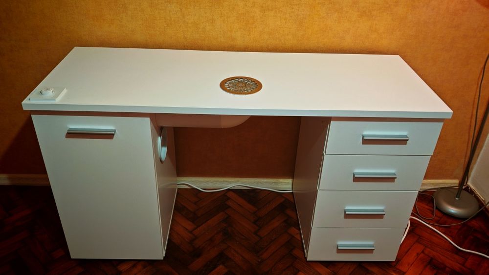 Masa manichiura / pedichiură cu aspirator NOU