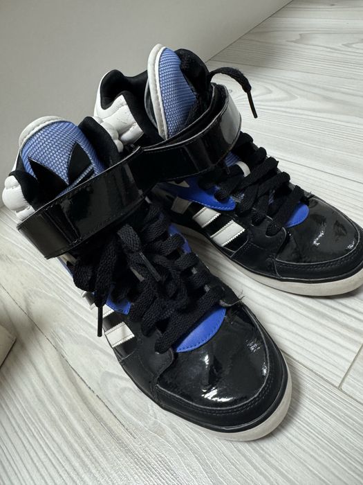 Адидас оригинал покупались на американком сайте 10000 тенге