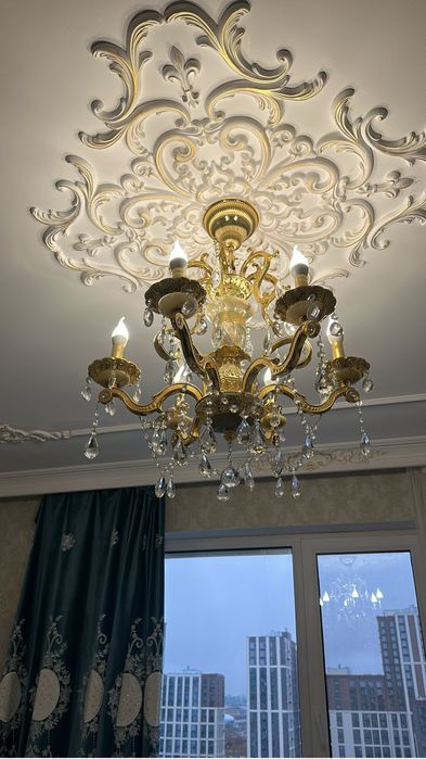 Продам люстры  чешское стекло, покупала в магазине Прага