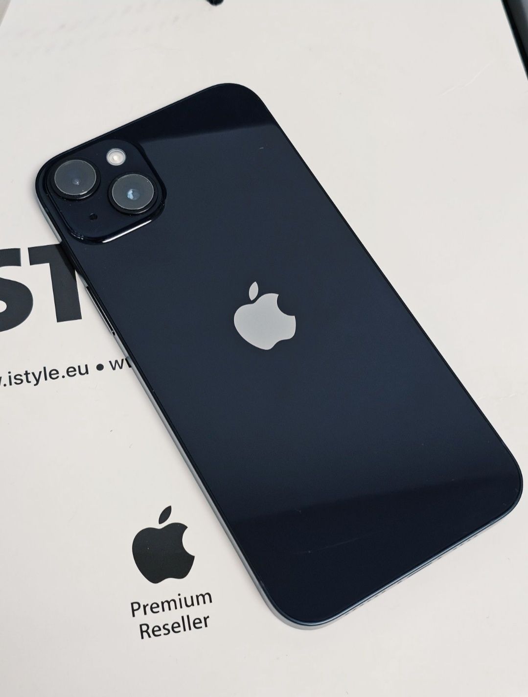 КАТО НОВ 90% 256GB iPhone 14 Plus + iStyle Гаранция 2024г. Black