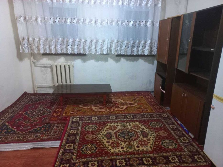 Сдаю 1 ком квартиру на 2 этаже возле метро БИЙ Максим горький.