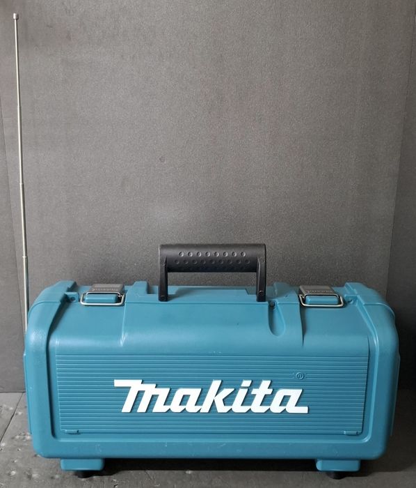 Radio Makita 18v si 220v DAB,2x25w usb aux bluetooth