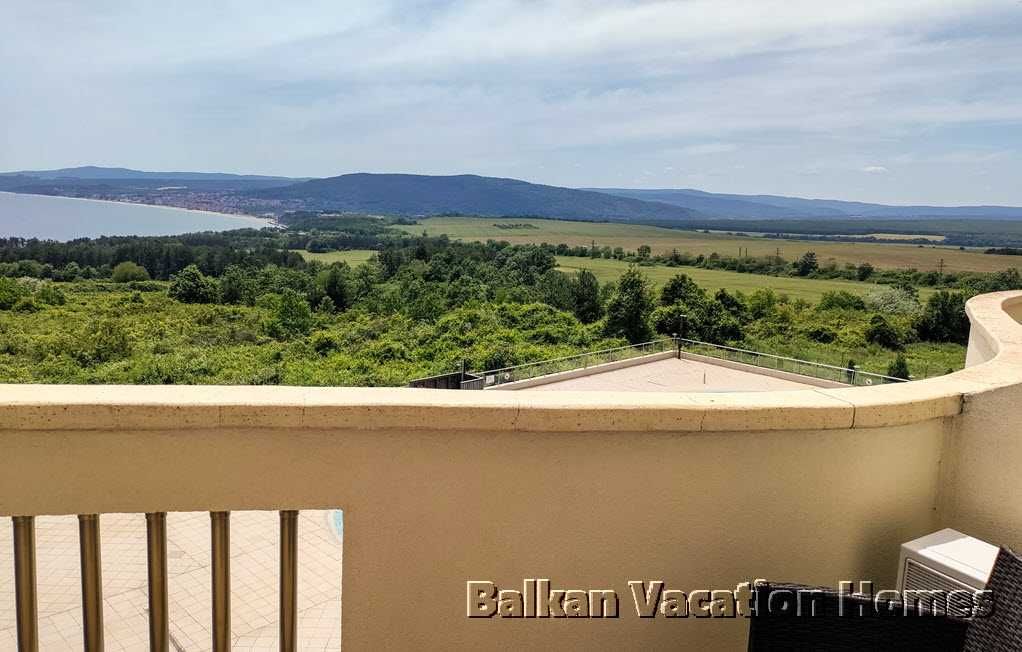 Продава се Тристаен апартамент в Бяла - 108 кв.м за 843 €/кв.м - Снимка #1
