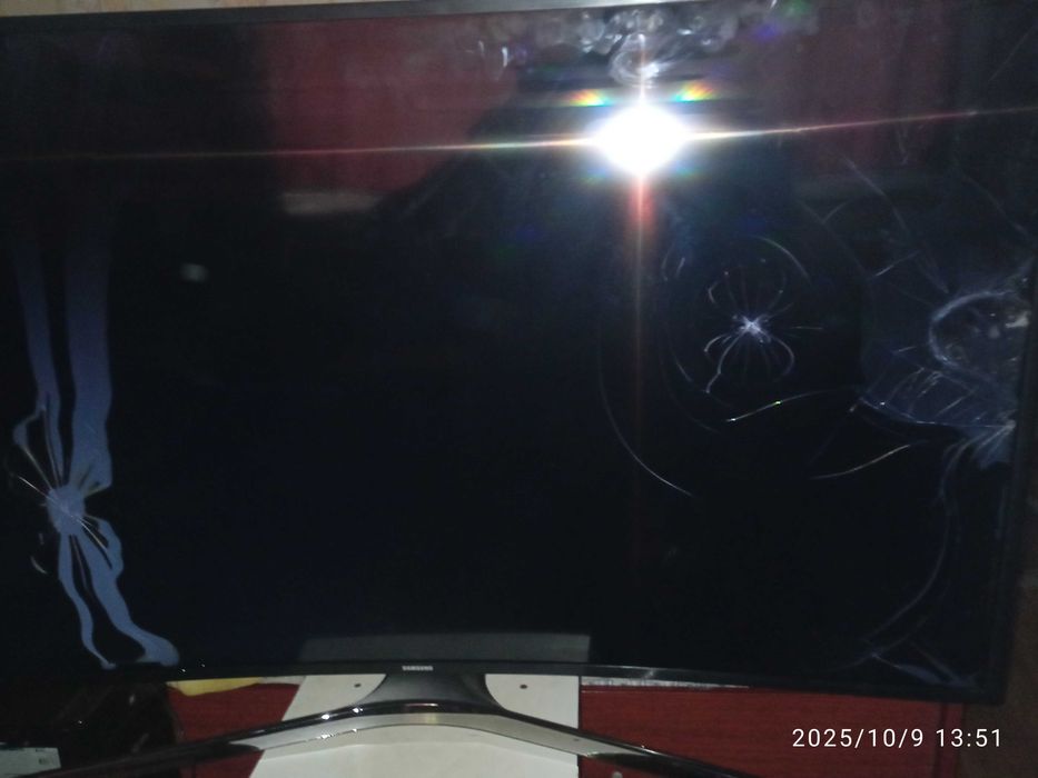 Продам неисправный LED телевизор Samsung UE49MU6300U на запчасти