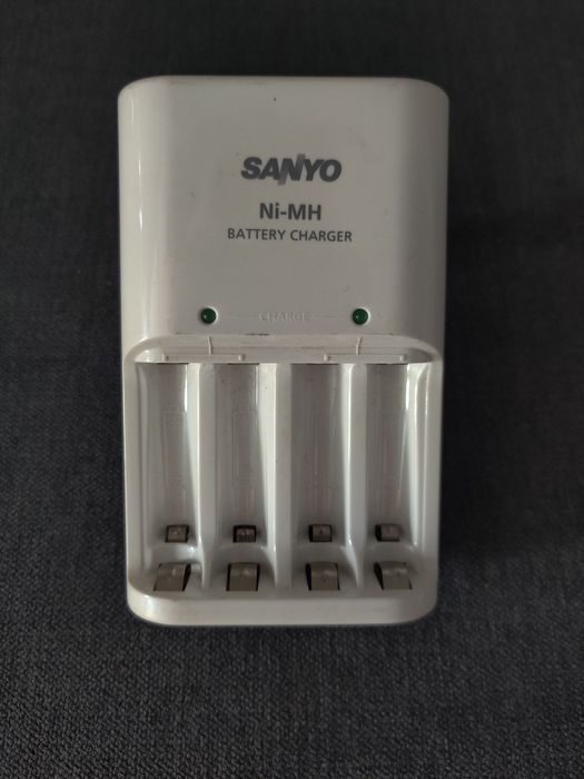 Incarcator Sanyo acumulatori/ baterii Ni-Mh