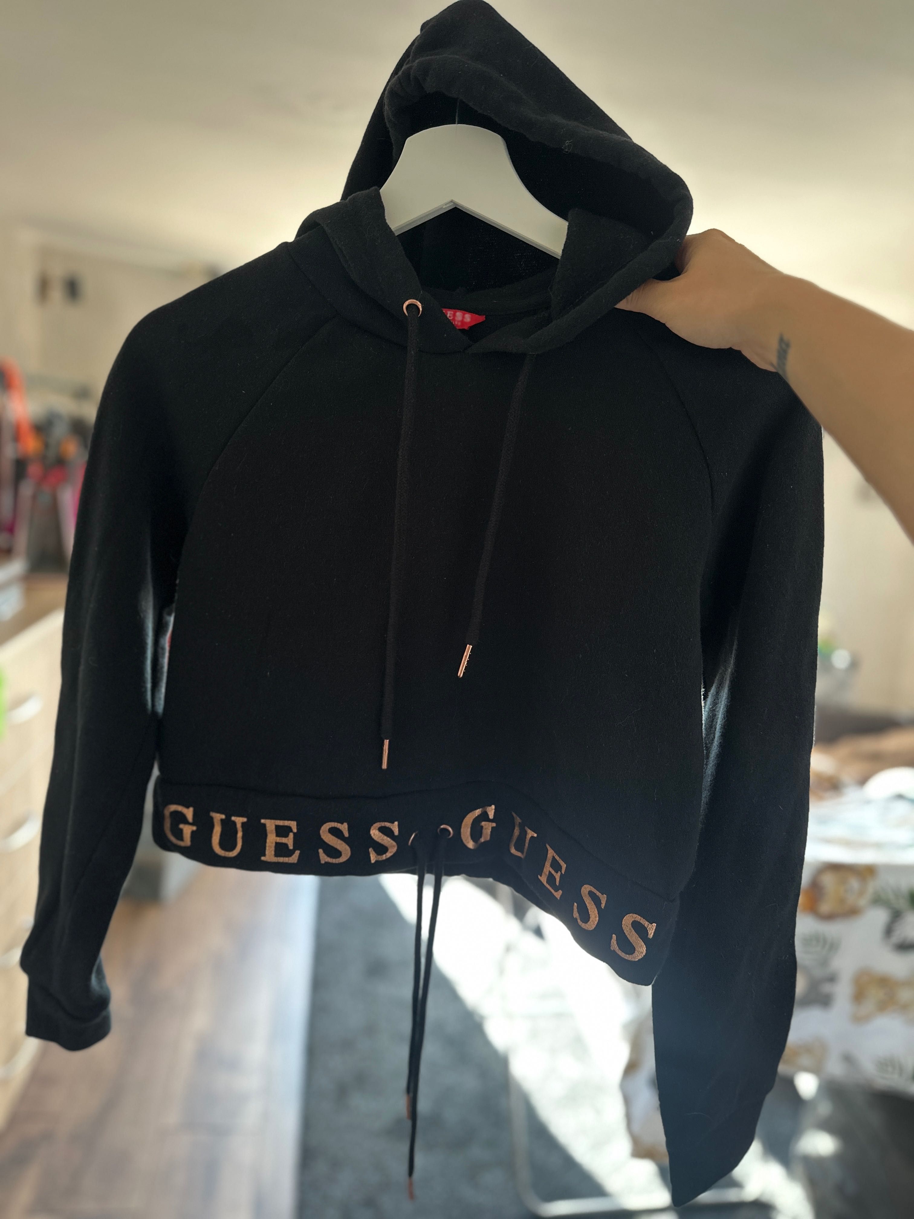 Guess черен суичър