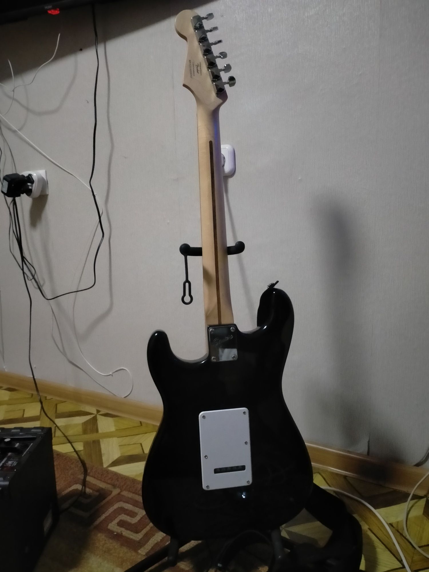 Электрогитара Fender Squier strat