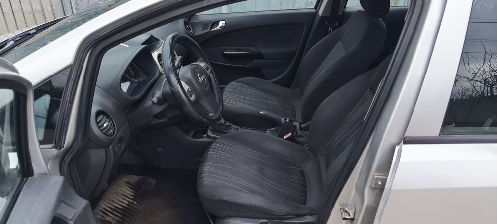 Opel CORSA D 2008