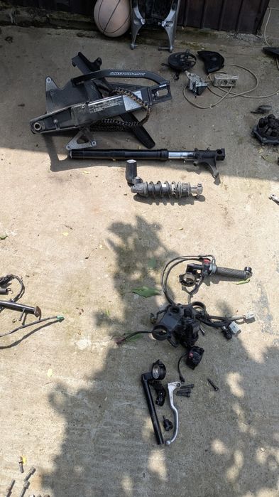 Dezmembrez honda cbr600rr 2007-2008