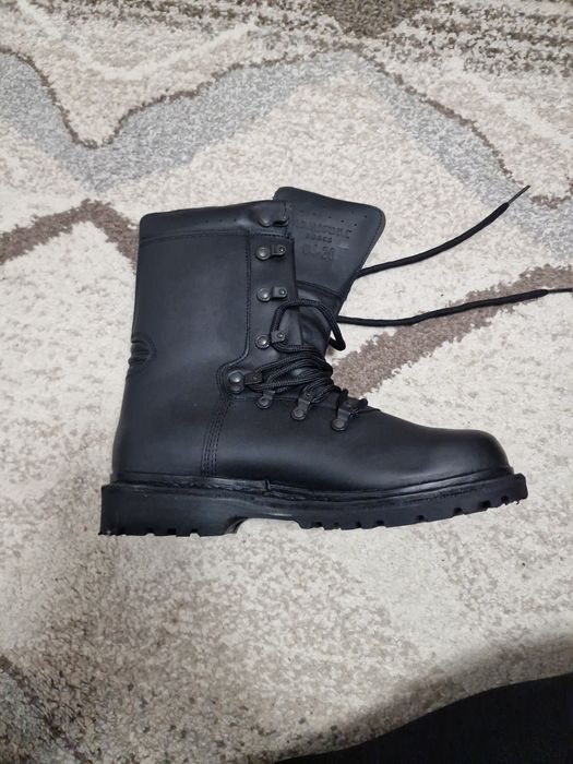 Ghete militare negre din piele naturală, mărimea 40.5