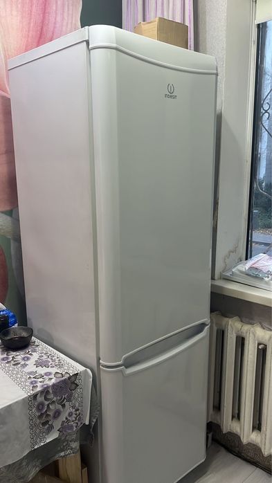 Продам холодильник