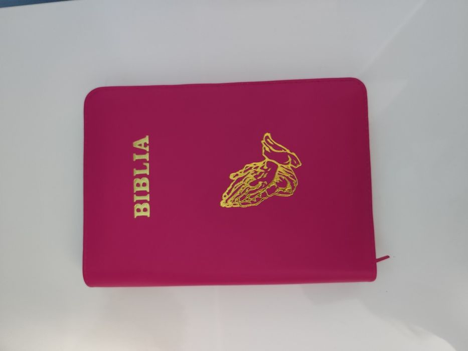 Biblia culoare roz, mărime medie