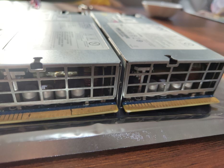 Продавам работещи сървърни захранвания Lite On 1400W