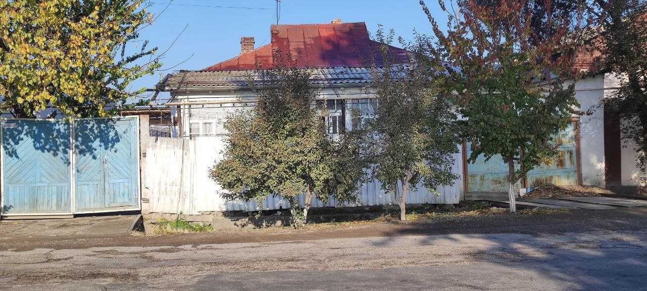 Uy sotiladi kelishgan narxda