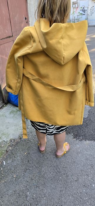 Vând palton dama toamna primăvara