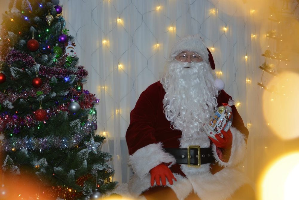 Mos Craciun de închiriat