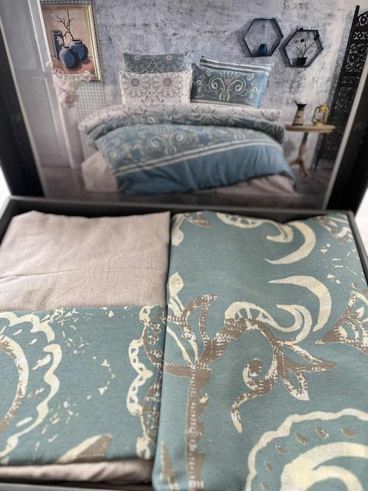 Луксозни спални комплекти