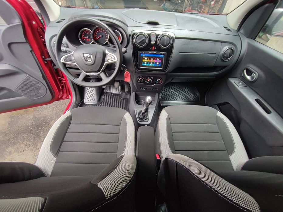 Dacia Lodgy Stepway 1.3 tce 130 cp 2021