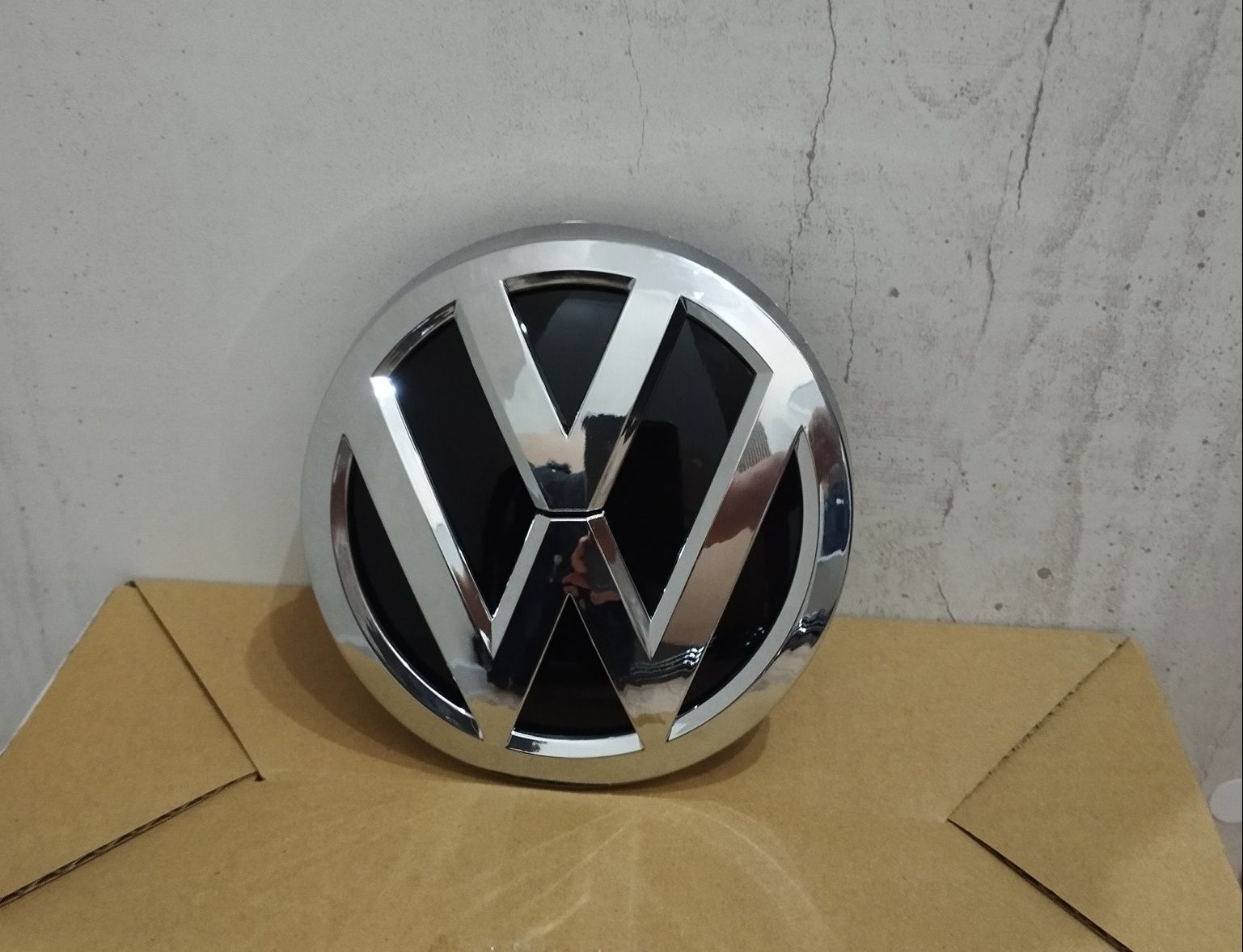 Эмблема Volkswagen Polo