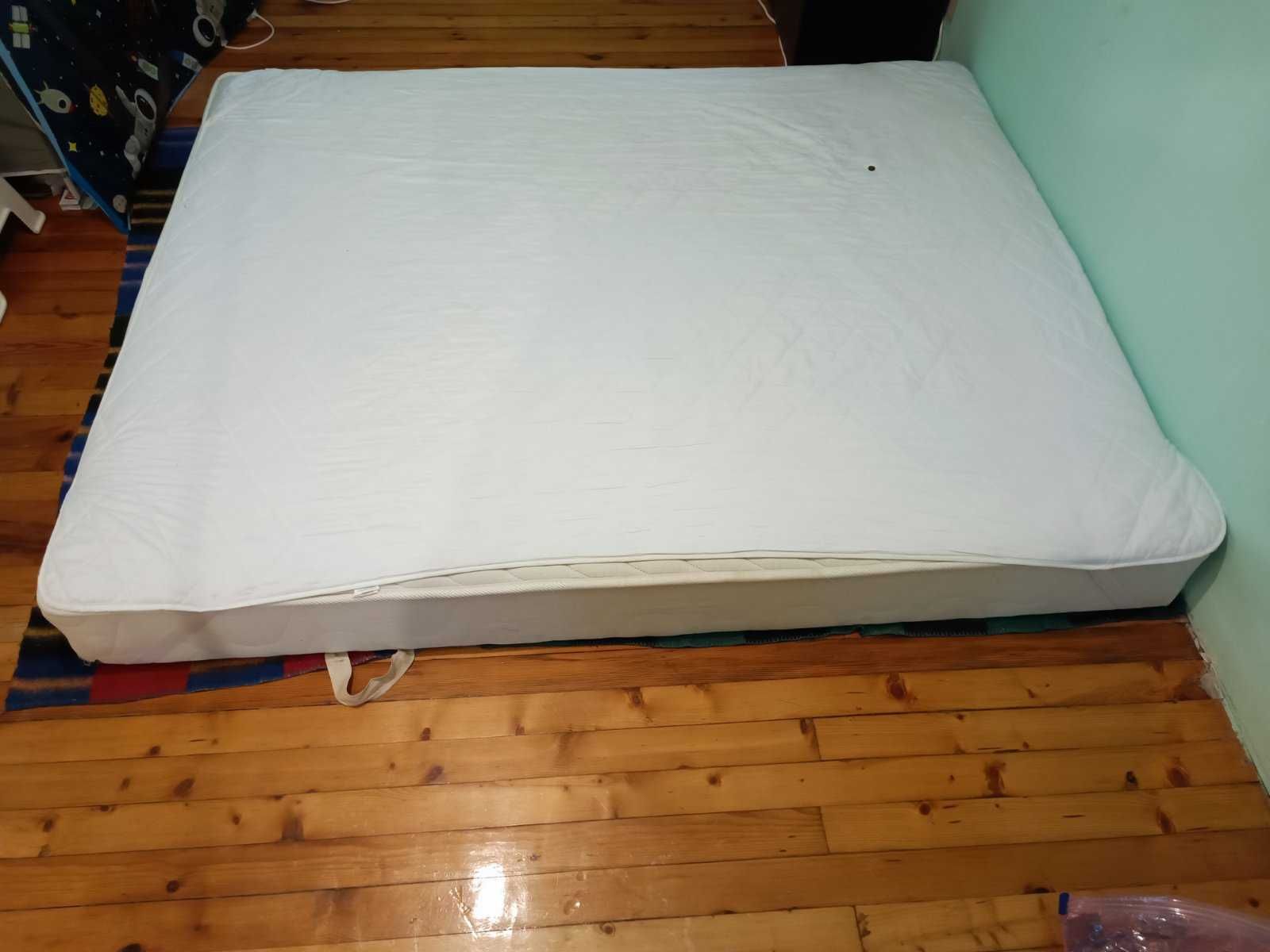 Продавам еднолицев матрак 200х160х20 см.