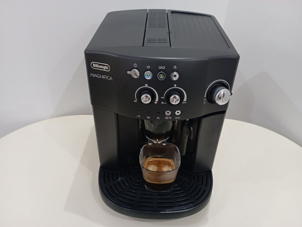 expresor / espressor cafea DeLonghi magnifica