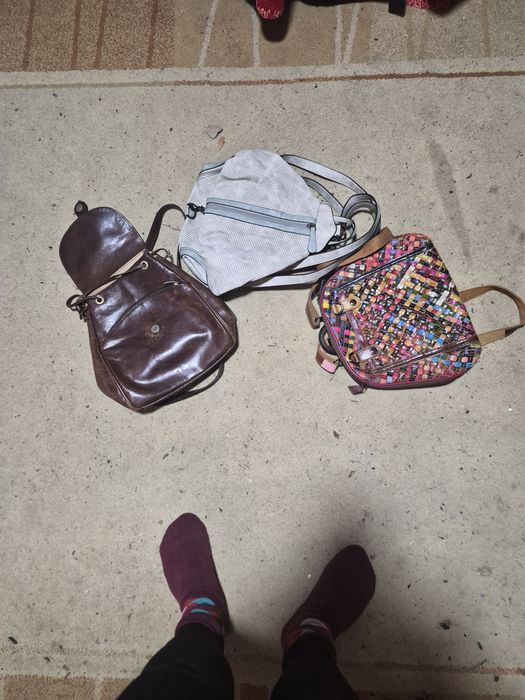 Vand 3 rucsacuri dama