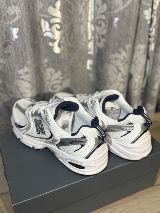 New Balance 530.