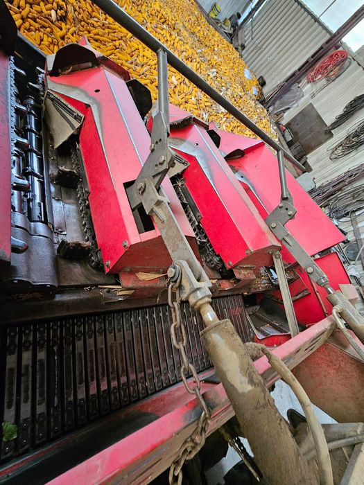 Vand culegatoare / combina de porumb QLN 4YZ-3A
3 randuri
An fabricati