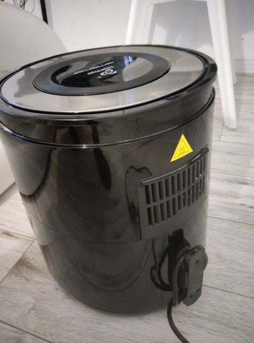 Уред с горещ въздух за грил ,картофи и т.н.