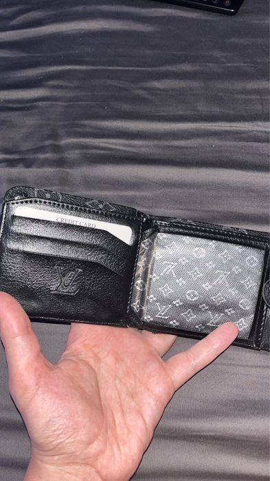 Louis Vuitton портфейл