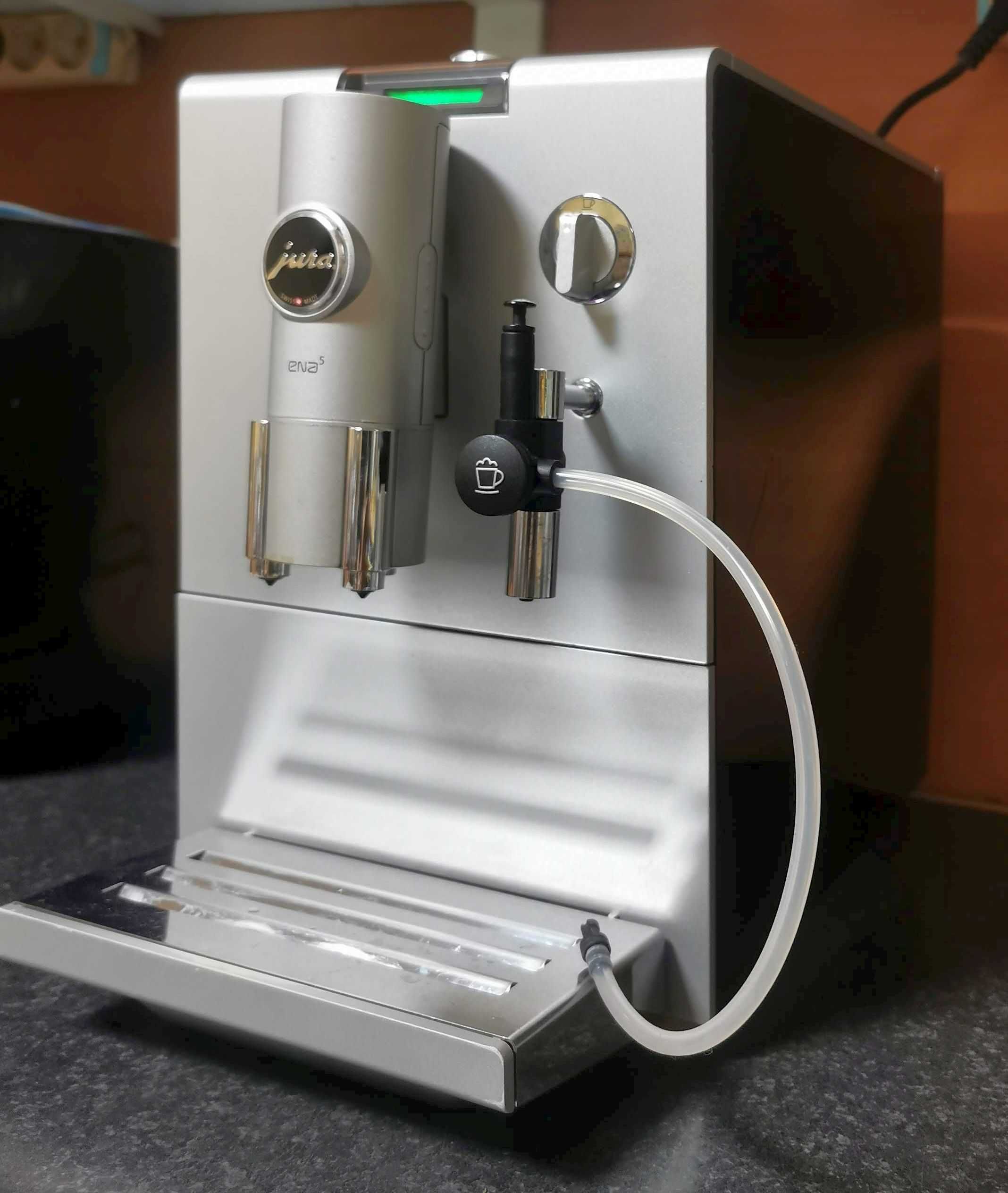 Espressor de cafea automat elvetian Jura Ena 5