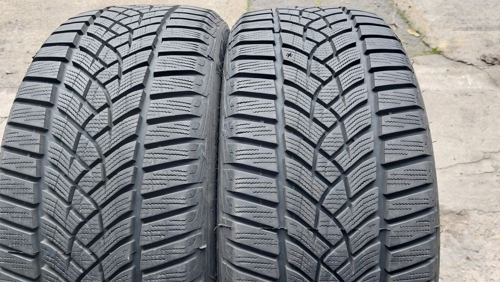 Зимни гуми 225/45/18 Goodyear Ultragrip Performance + 2 броя
