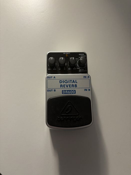 Pedala reverb Behringer Dr600