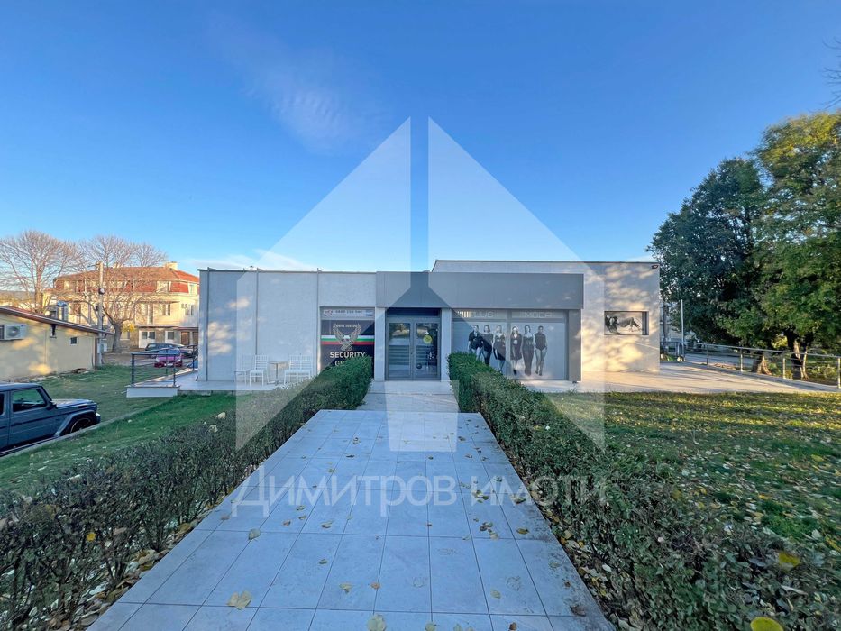 Продава двуетажен търговски обект - магазин в гр. Нови пазар.