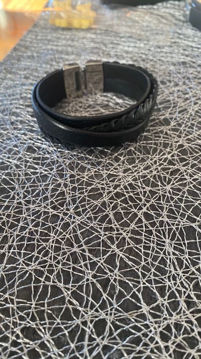 Fossil кожена гривна