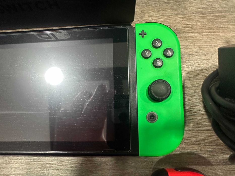 Продам Nintendo Switch (первая ревизия rev 1)
