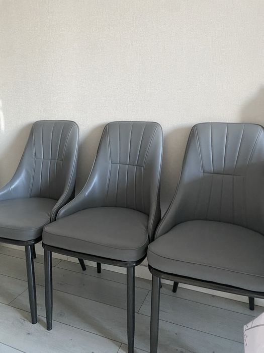 Продам стол и стулья