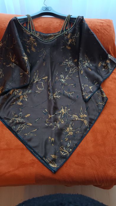 Официална туника.