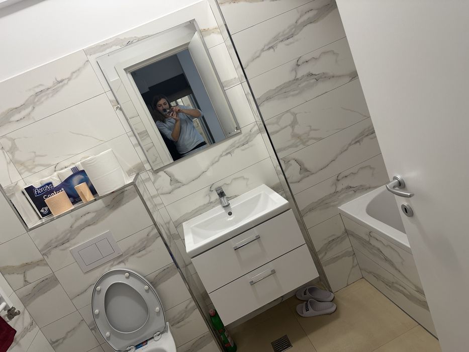 Inchiriez studio cu loc de parcare, 5 min metrou Berceni