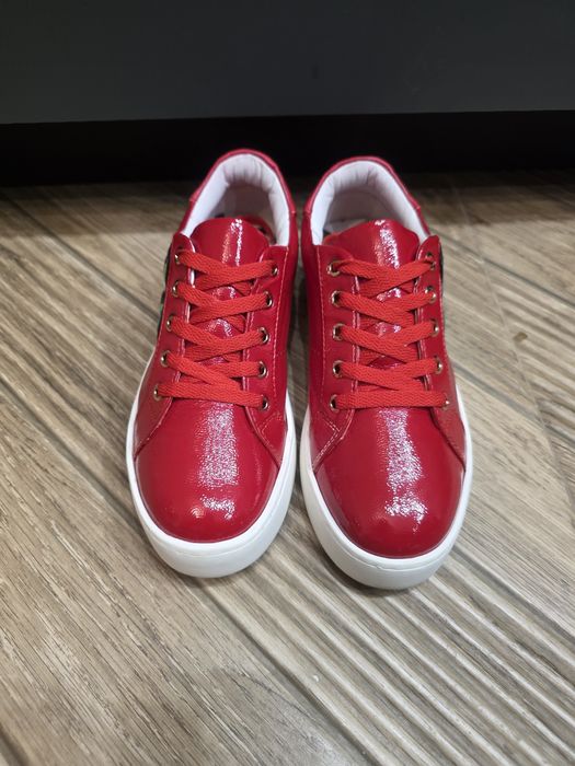 Дамски маратонки LOVE MOSCHINO